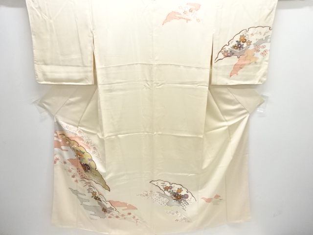 未使用品　仕立て上がり　雪輪に御所車・花古典柄訪問着